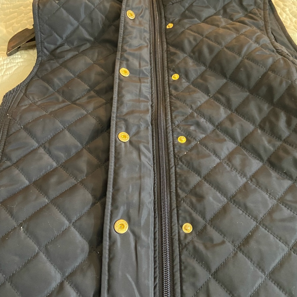 Vest-women’s blue quilted with gold buttons.Cynthia Rowley.SZ large - Picture 4 of 10